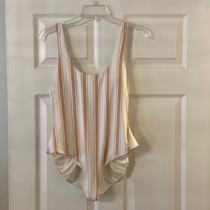 Dippin Daisy Swimsuit size L brand new with tag length 26”color peach